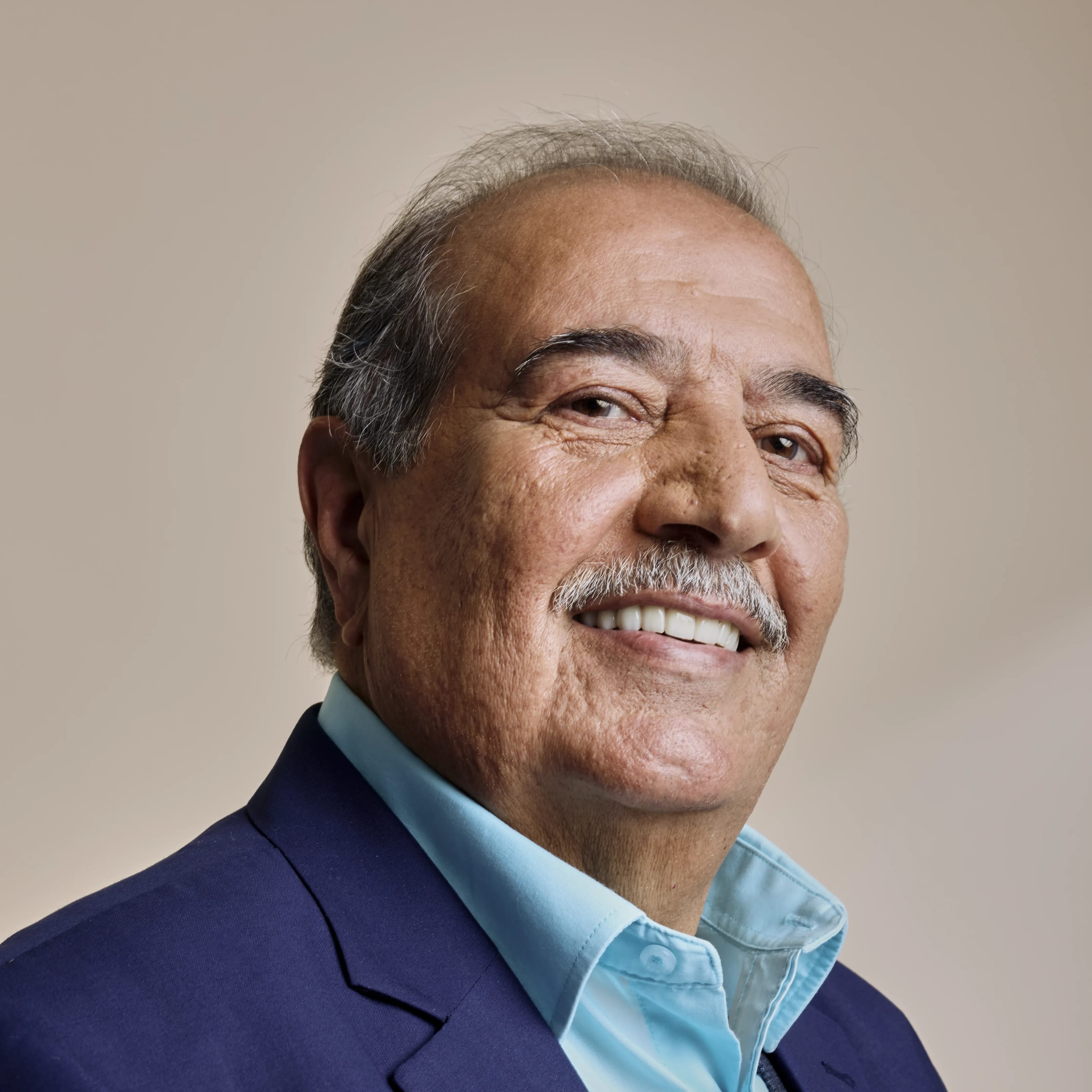 IU dental implants for Jaffar 1x1