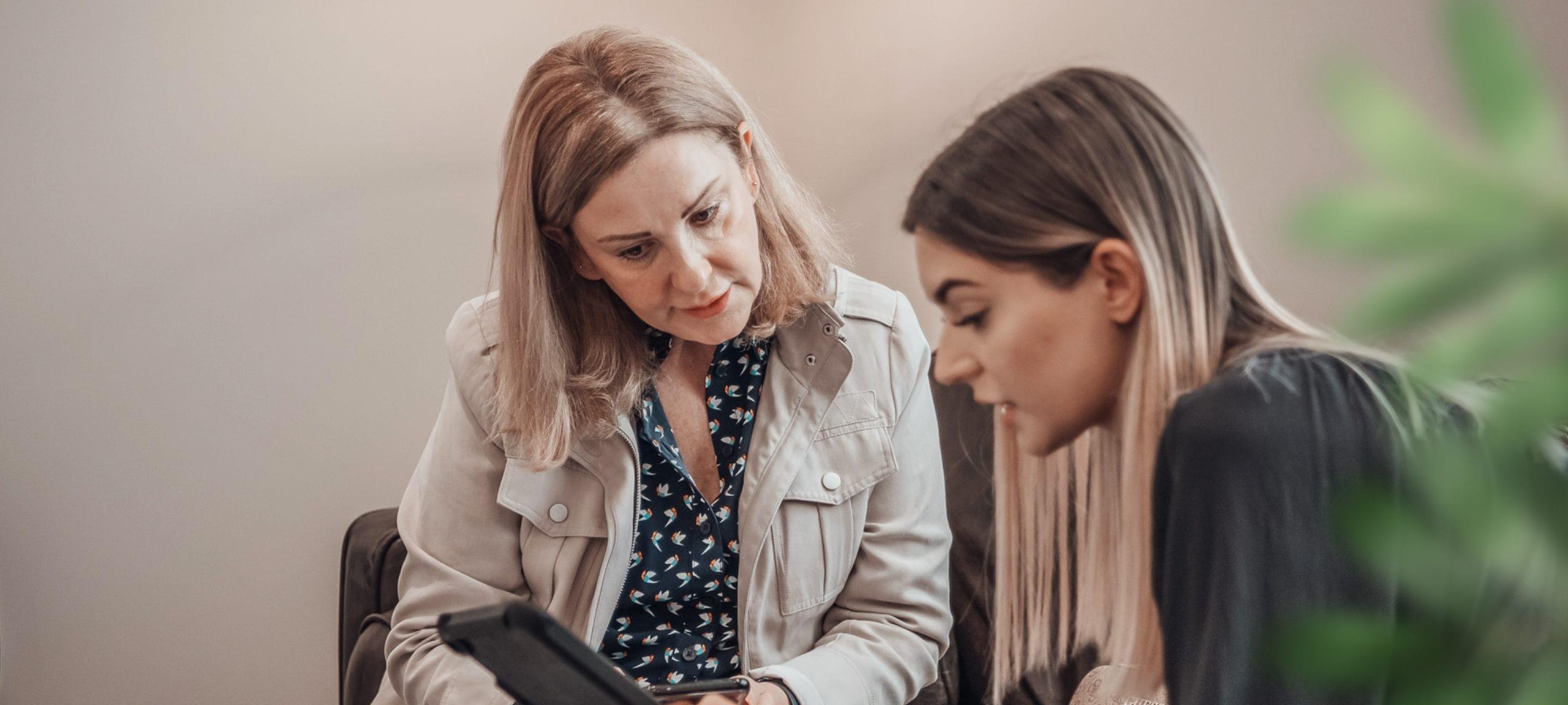 Yorkshire-Dental-Suite-Women-Consultation-01-scaled