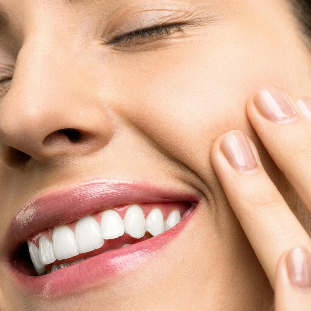 is-teeth-whitening-available-on-the-nhs